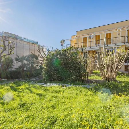 Apartment Sea, Sun & Garden By Wonderful Italy *